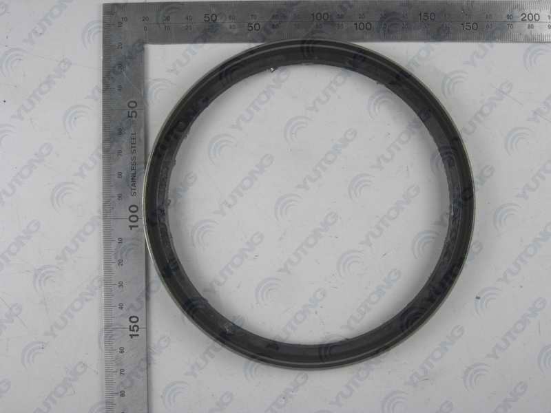 D Front wheel oil seal-1