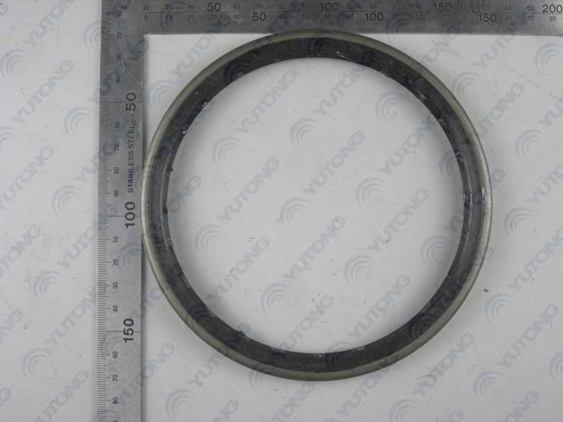 D Front wheel oil seal-2