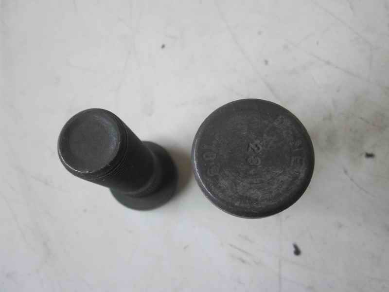 D Wheel bolt; RL-85/A-1