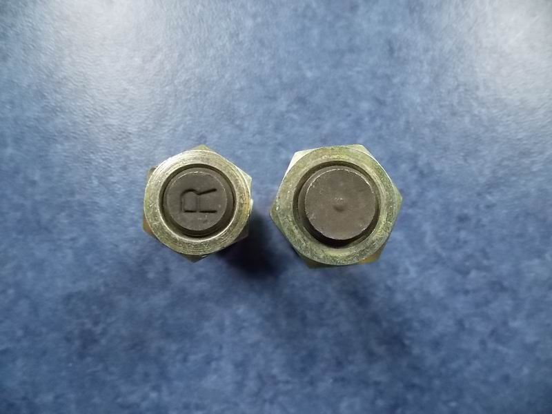 Front wheel bolt nut-right-1