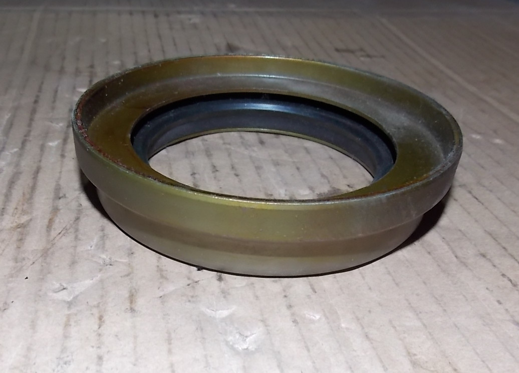 Front wheel hub oil seal-2
