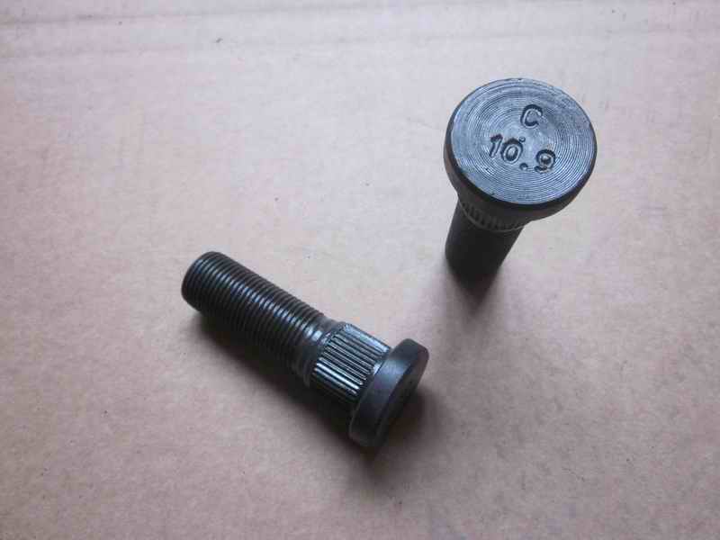 Wheel bolts, M18*1.5*61, 10.9, knurled