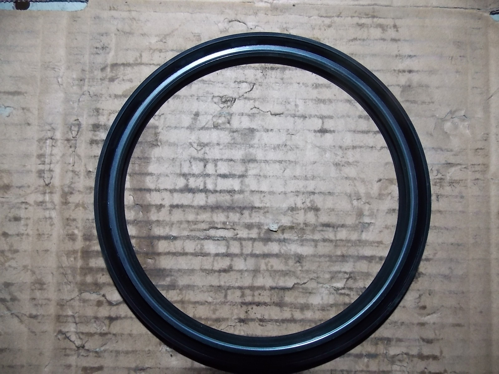 Hub oil seal; inner diameter 140; outer diameter 160; thickness 13-1