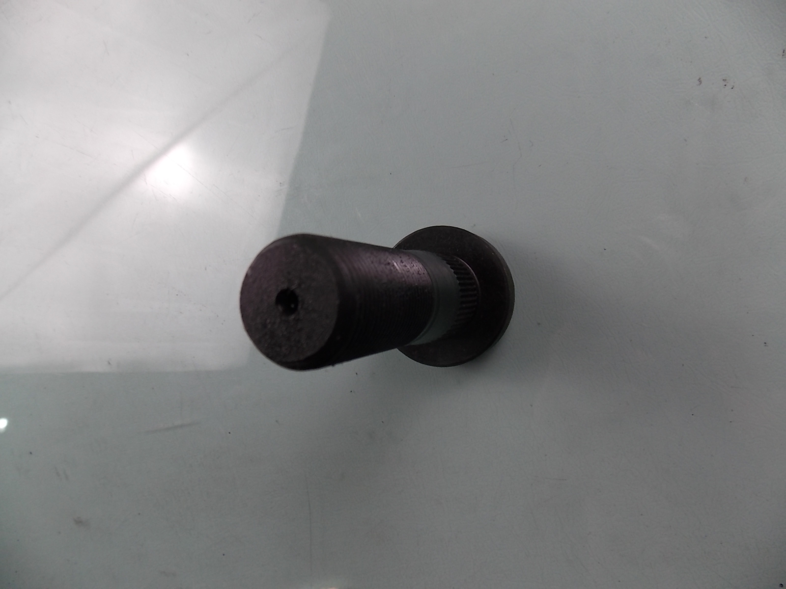 Wheel bolts, M22*1.5*72, 10.9, knurled-2