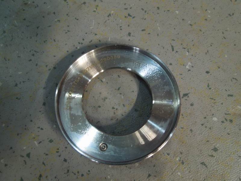 Посадочное кольцо сальника ступицы; внутренний диаметр 66 ; внешний диаметр 115 ; толщина 15 .5
