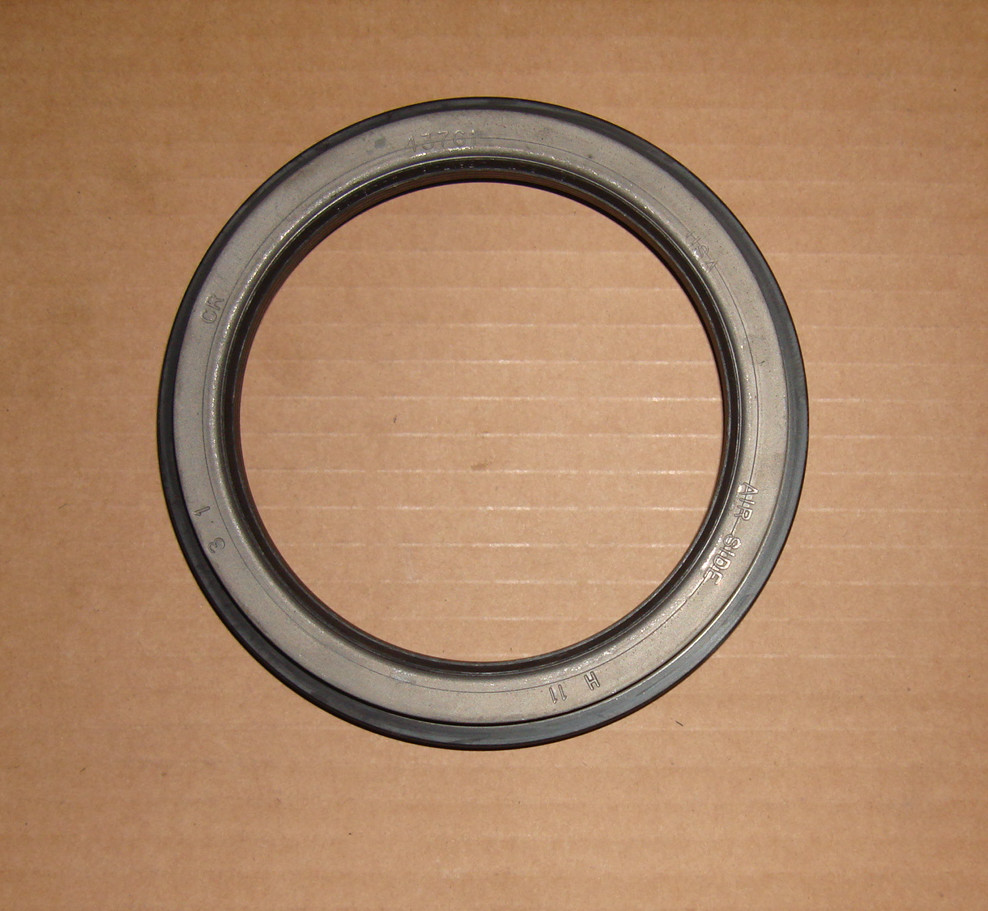 Сальник ступицы; можно заменить на 3103-01406