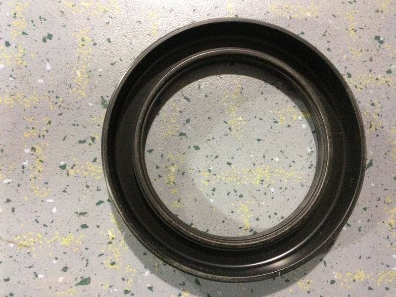 Rear hub oil seal-1