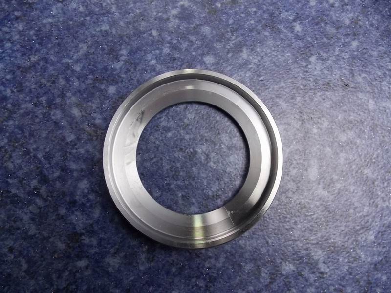 Oil seal seat ring