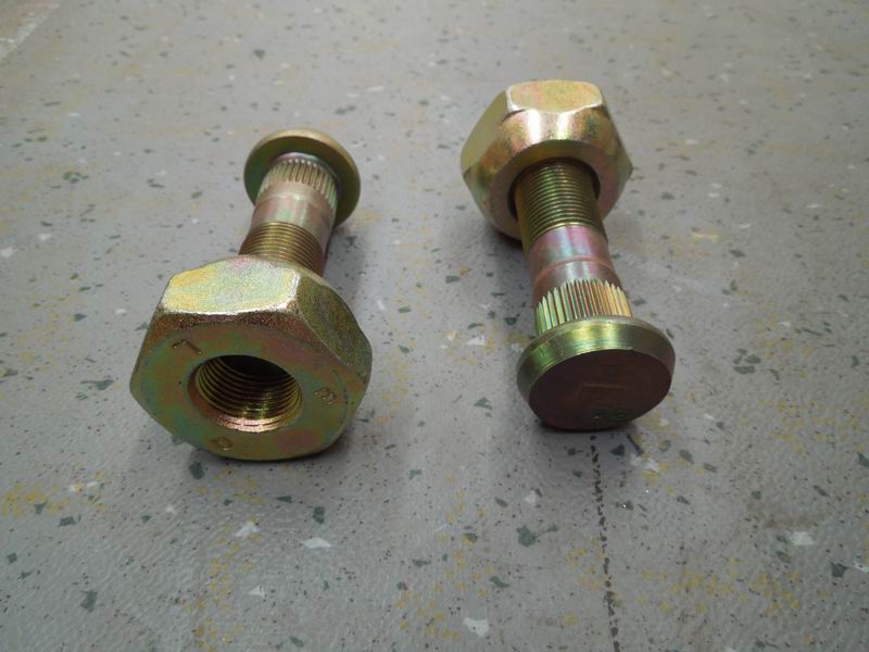 Wheel bolts and nut assembly-left; M20*1.5; contains 2 pieces-1