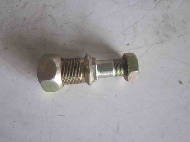Rear wheel bolt nut-right