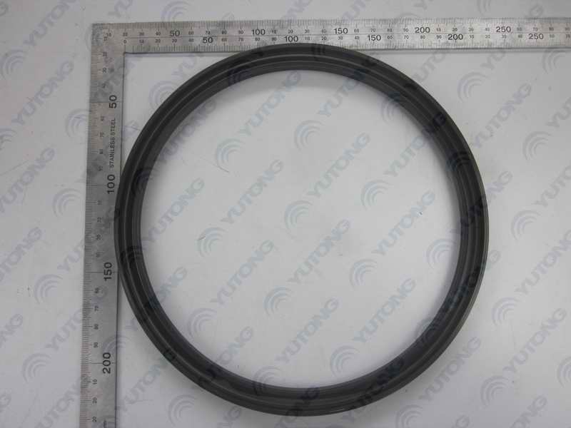 Oil seal inside the hub; inner diameter 184; outer diameter 208; thickness 16-1