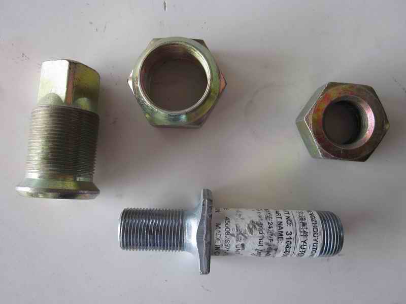 Rear wheel bolt nut left; delete same as 3104-00080-1