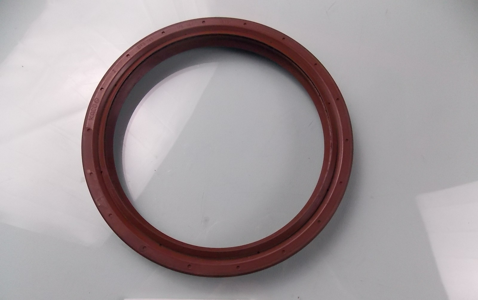 Rear wheel oil seal