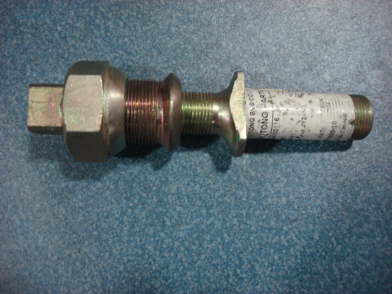 Left wheel bolt and nut assembly; contains 3 pieces