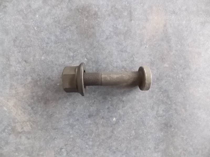 Задний ступичный подшипник; удалил так же, как 3104-00024