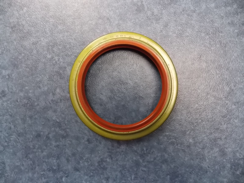 Сальник в ступице заднего колеса-1