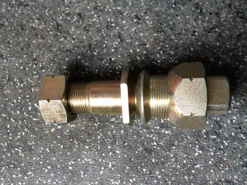 Rear wheel bolt nut-left