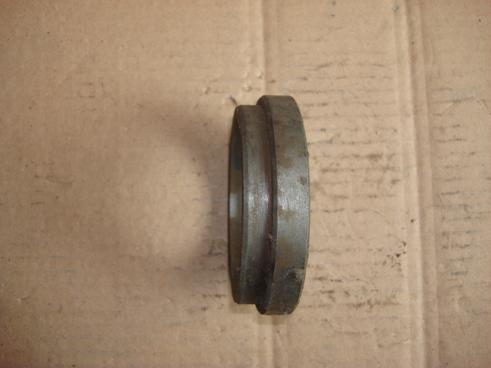 Hub oil seal seat-2