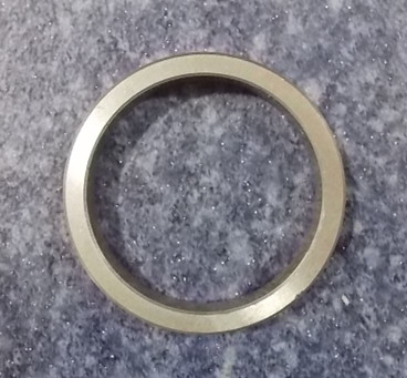 Rear hub outer oil seal seat