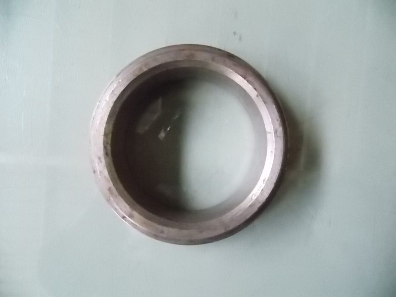 Rear hub oil seal seat