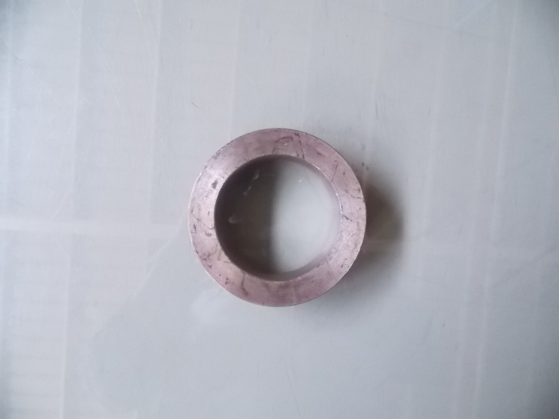 Rear hub oil seal seat-2