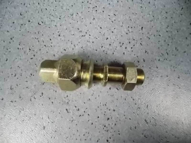 Rear wheel bolt nut-right