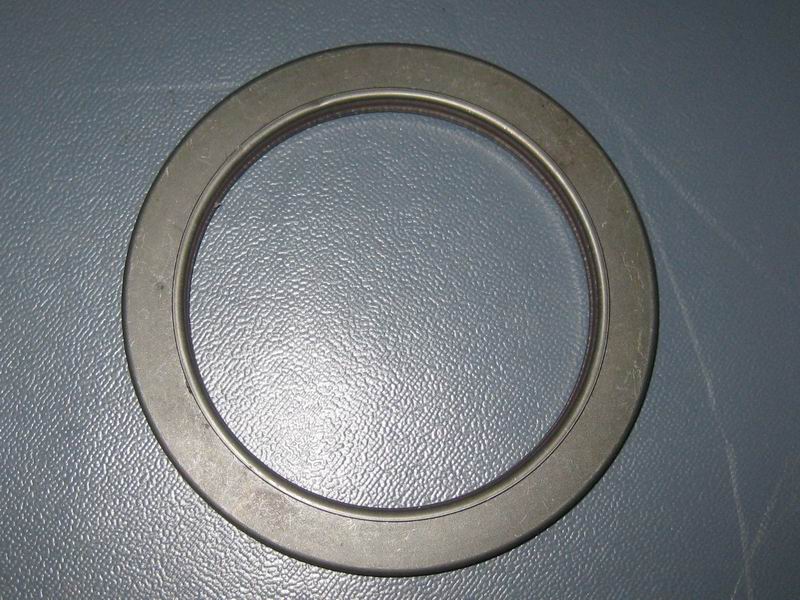 External oil seal of wheel hub-1