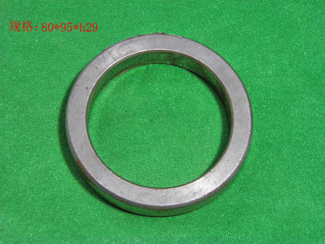 Rear axle inner sealing seat ring