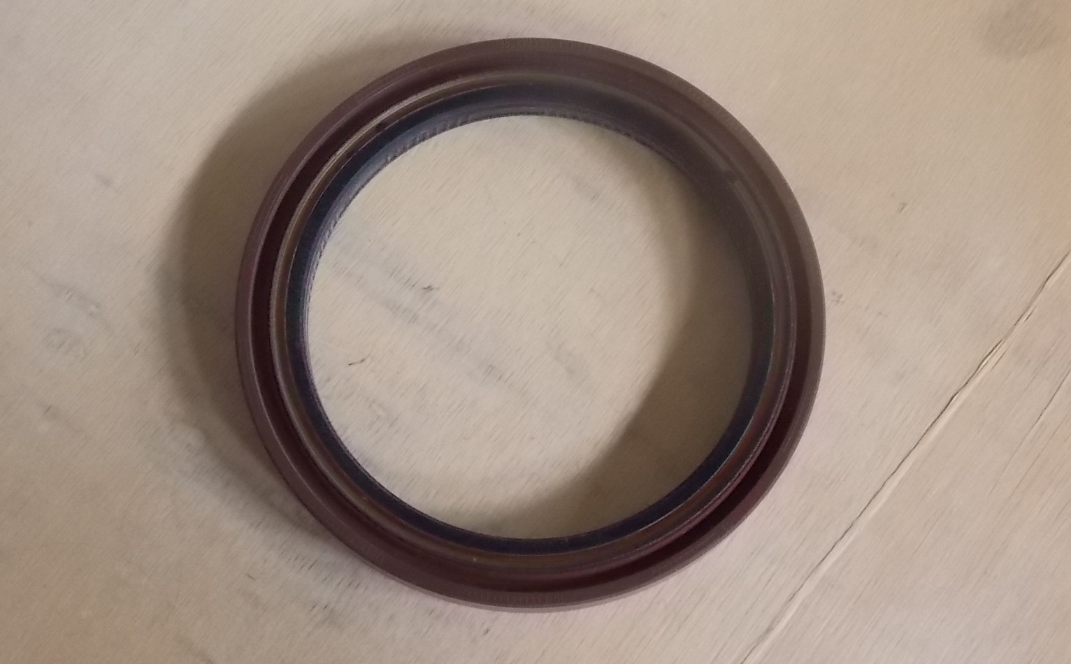 D Disc rear axle oil seal