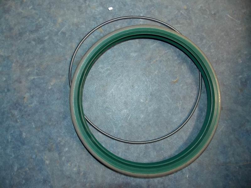 Внутренний сальник заднего колеса