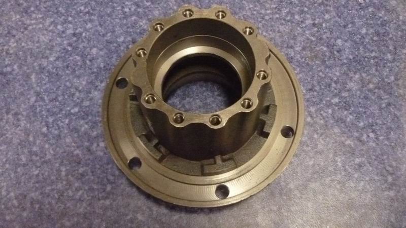 Rear wheel hub