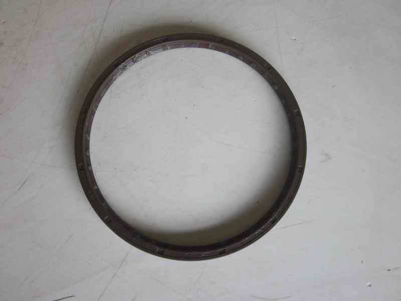 Oil seal in rear hub (Φ163.5*Φ184*10)-1
