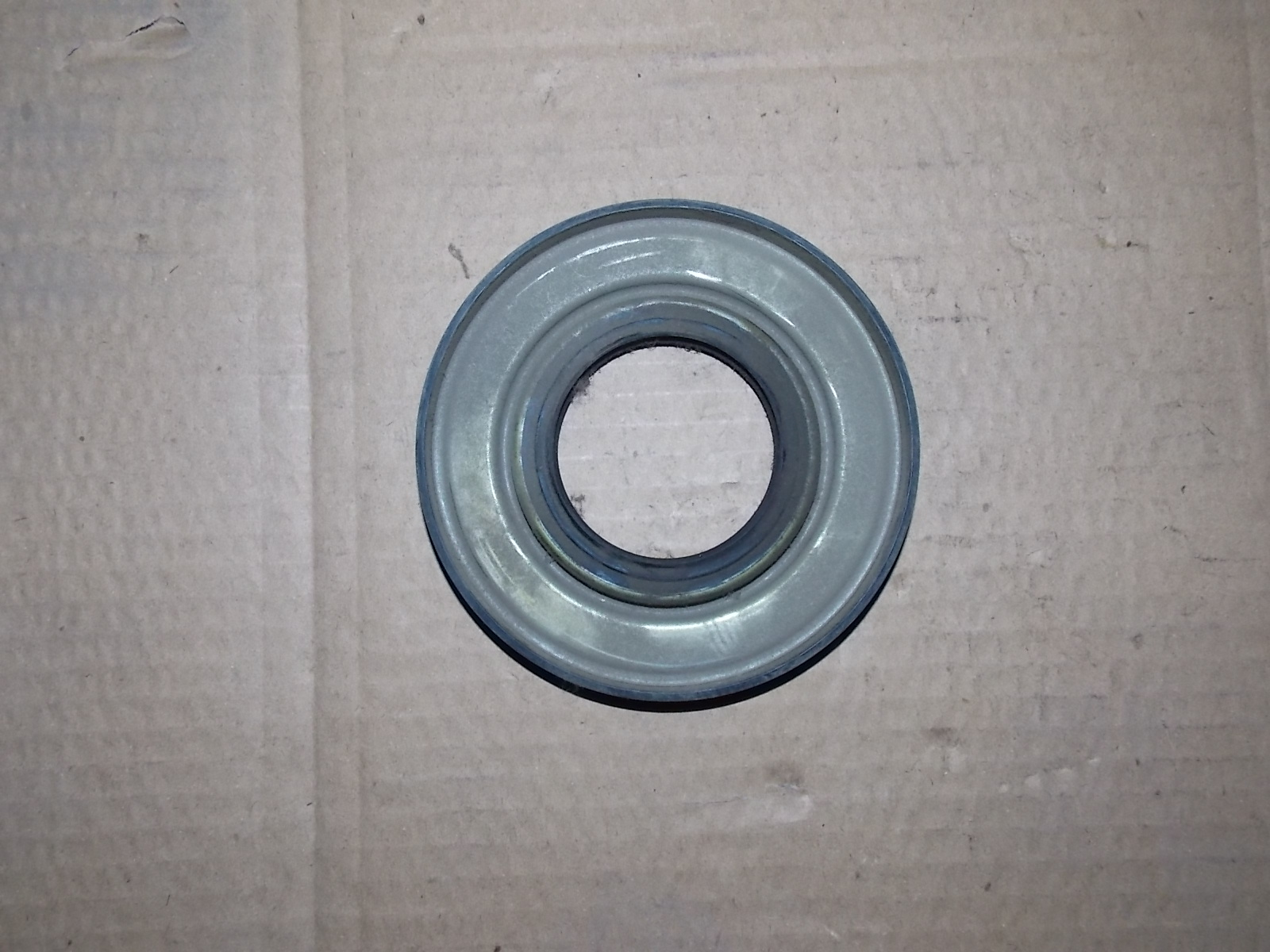 Rear wheel external oil seal-1