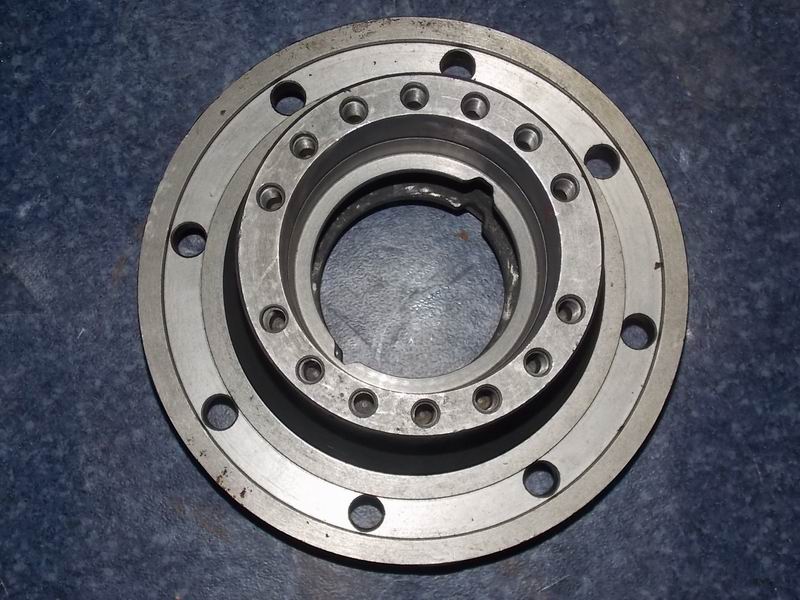 Rear wheel hub