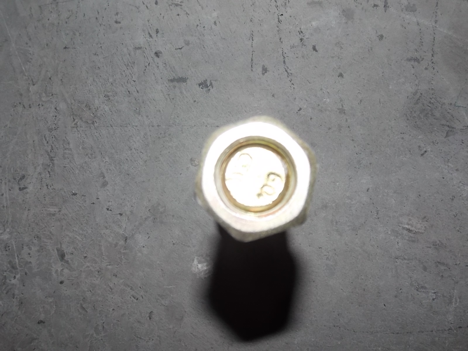 Left rear wheel bolt nut-2