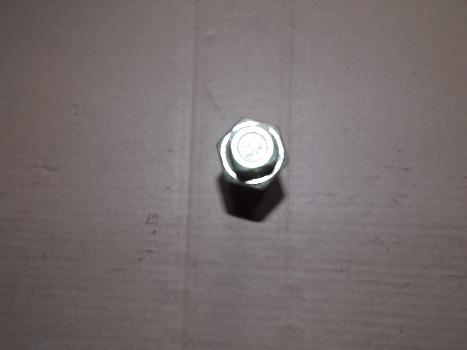 Rear hub bolt-right; (3114-00239 generations were used after consumption of inventory)-1