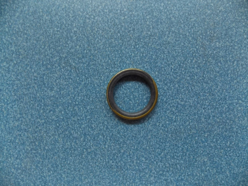 Сальник полуоси