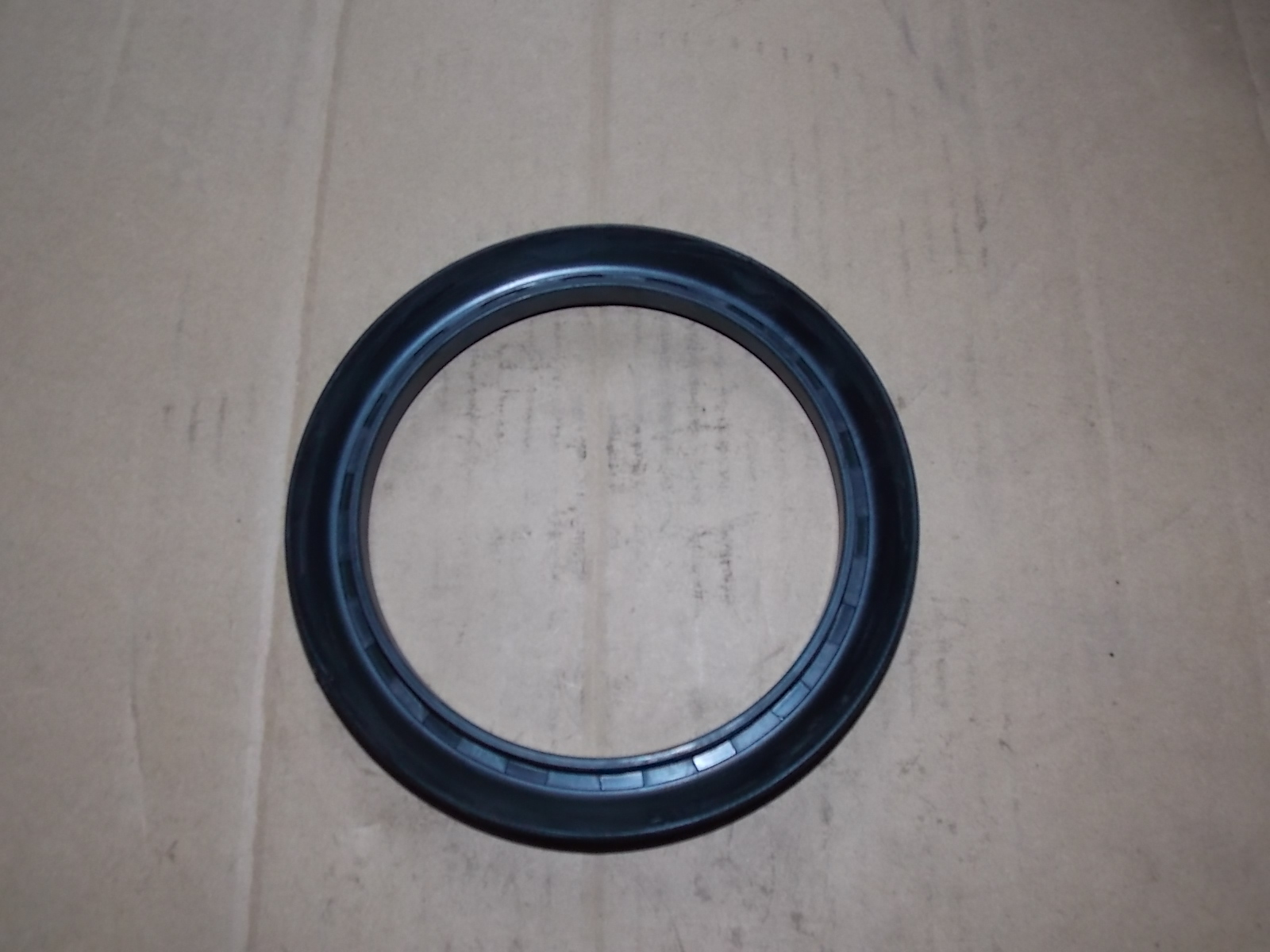 Hub oil seal; inner diameter 104; outer diameter 135.5; thickness 12-1