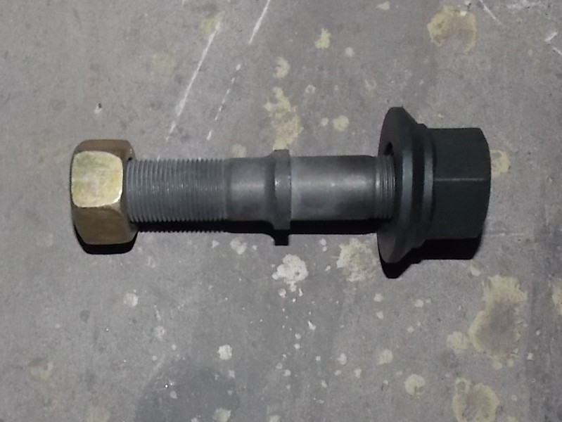 Колесные болты и гайки в сборе; содержит 3 штуки, длина болта 118mm