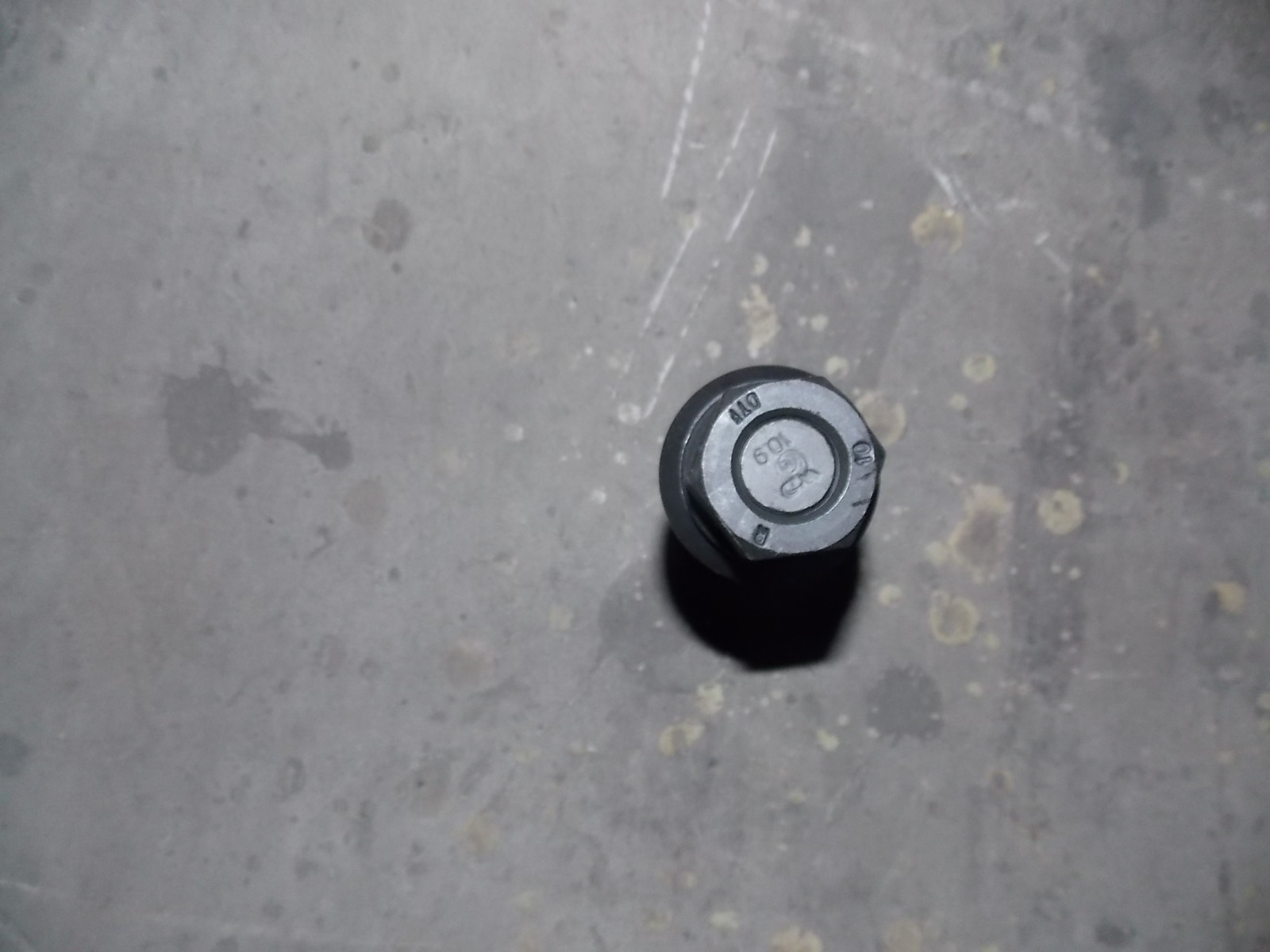 Колесные болты и гайки в сборе; содержит 3 штуки, длина болта 118mm-2