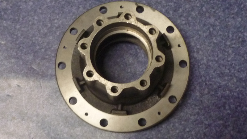 Rear wheel hub