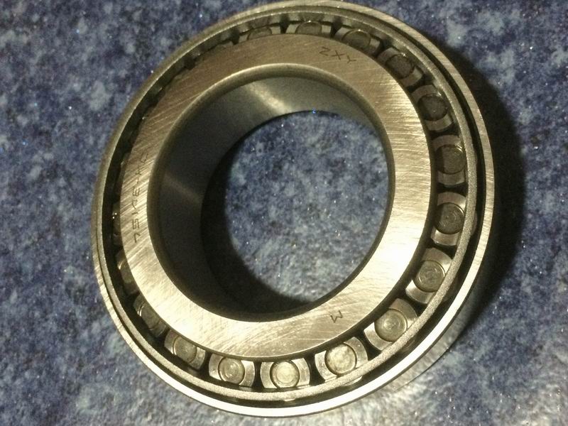 Bearings inside the hub; deleted the same as 3104-00889