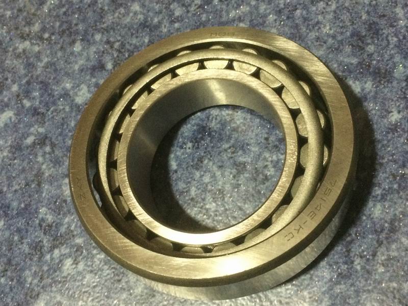 Bearings inside the hub; deleted the same as 3104-00889-1