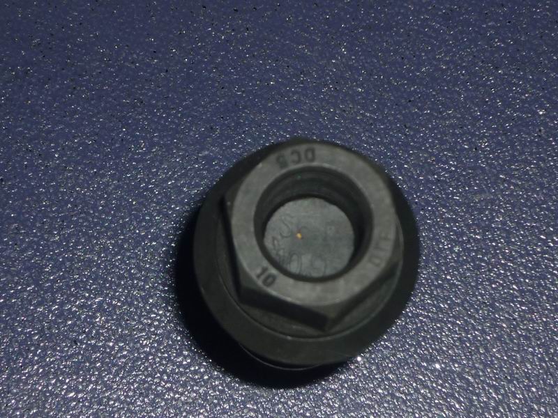 Колесные болты и гайки в сборе-1