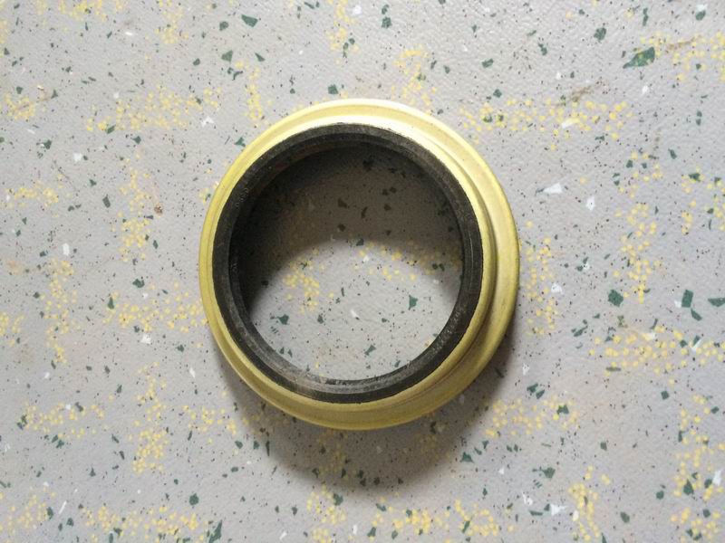 Сальник в ступице