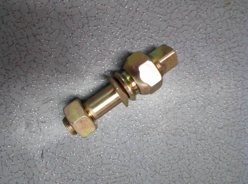 Колесные болты и гайки в сборе правые