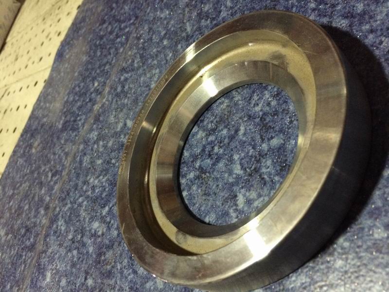 Rear oil seal seat (9.5T, φ154*26)-1