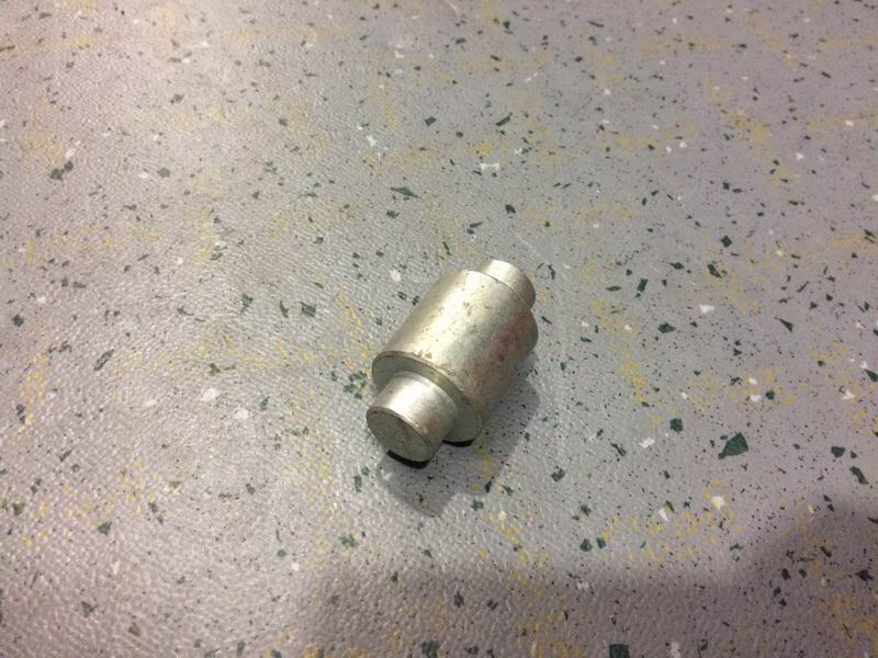 Ролик тормозной колодки; кулачковый конец; внешний диаметр обоих концов 19 ; внешний диаметр средней части 32