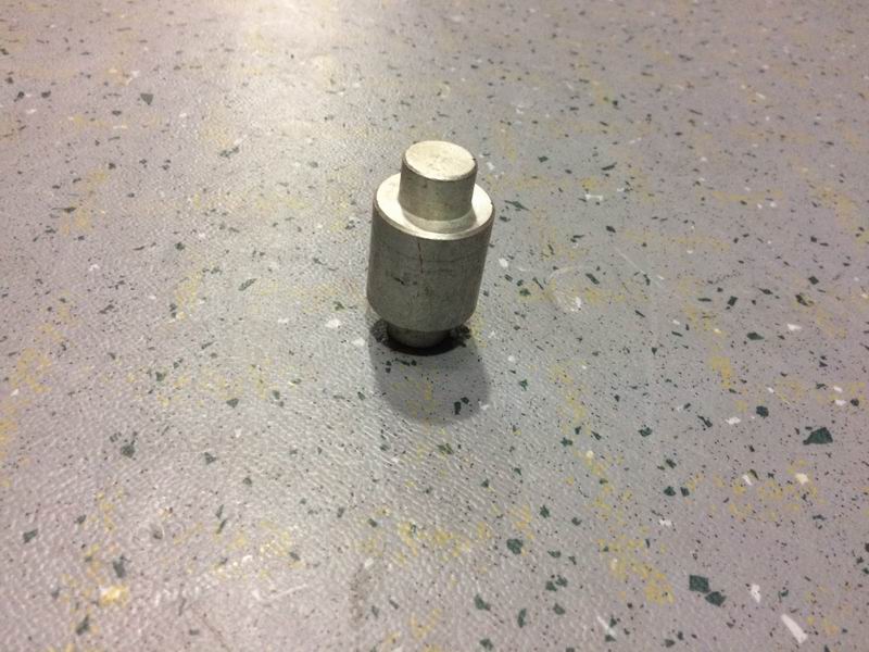 Ролик тормозной колодки; кулачковый конец; внешний диаметр обоих концов 19 ; внешний диаметр средней части 32-1