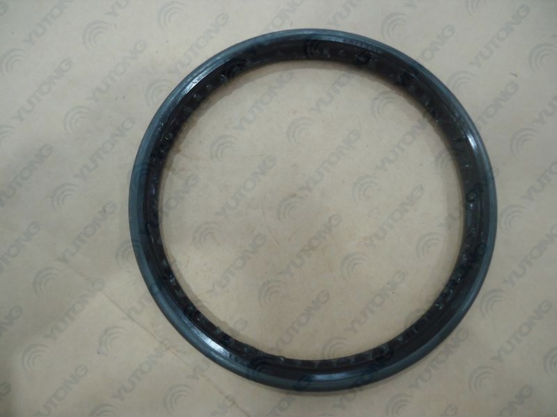 Oil seal in the hub; inner diameter 149.8; outer diameter 175; thickness 13-1